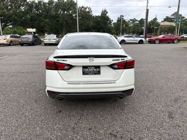 Used 2022 Nissan Altima 2.5 SR w/ Midnight Edition Package FWD image 6
