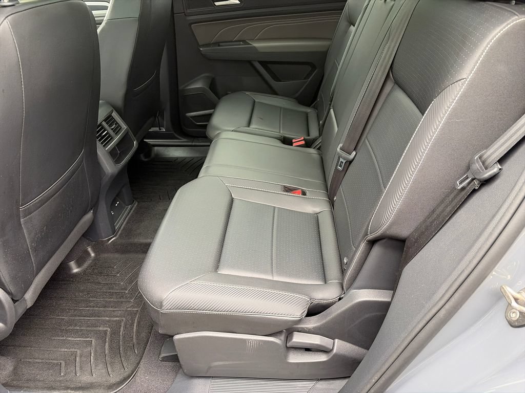 Used 2023 Volkswagen Atlas Cross Sport SEL R-Line AWD/4WD image 25