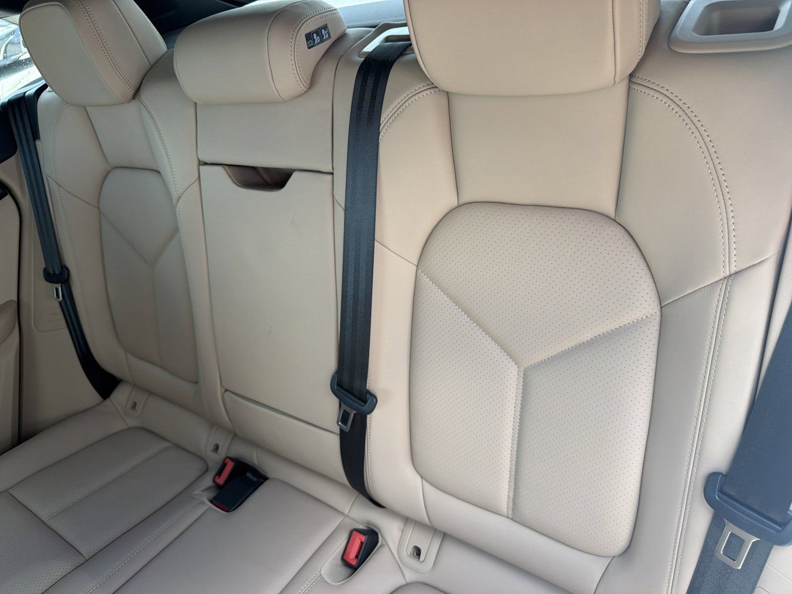 Used 2024 Porsche Macan AWD/4WD image 20