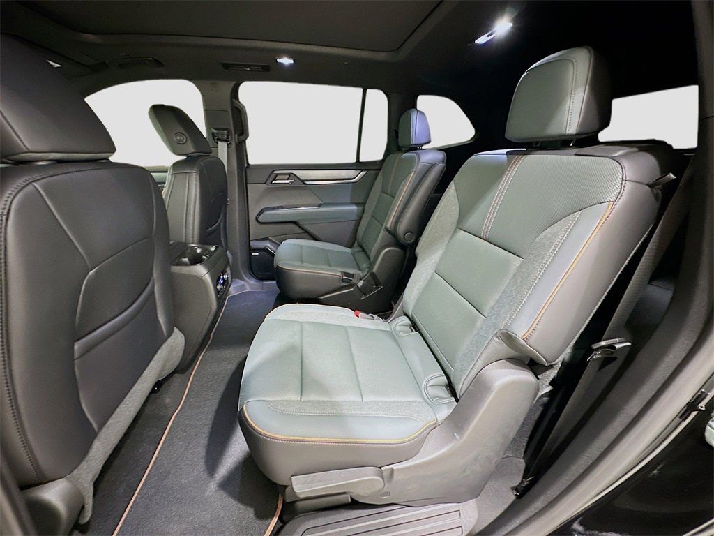 Used 2026 GMC Acadia AT4 w/ Luxury Package image 26