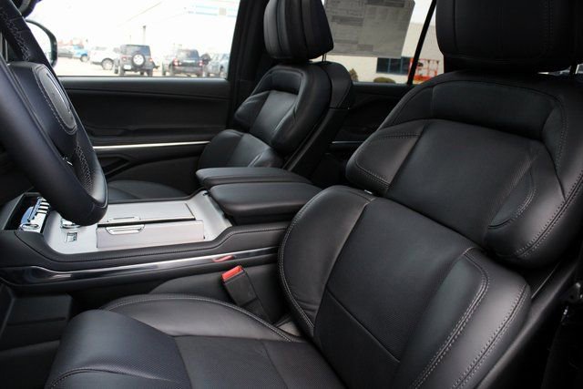 New 2026 Lincoln Navigator Reserve w/ Jet Appearance Package image 36