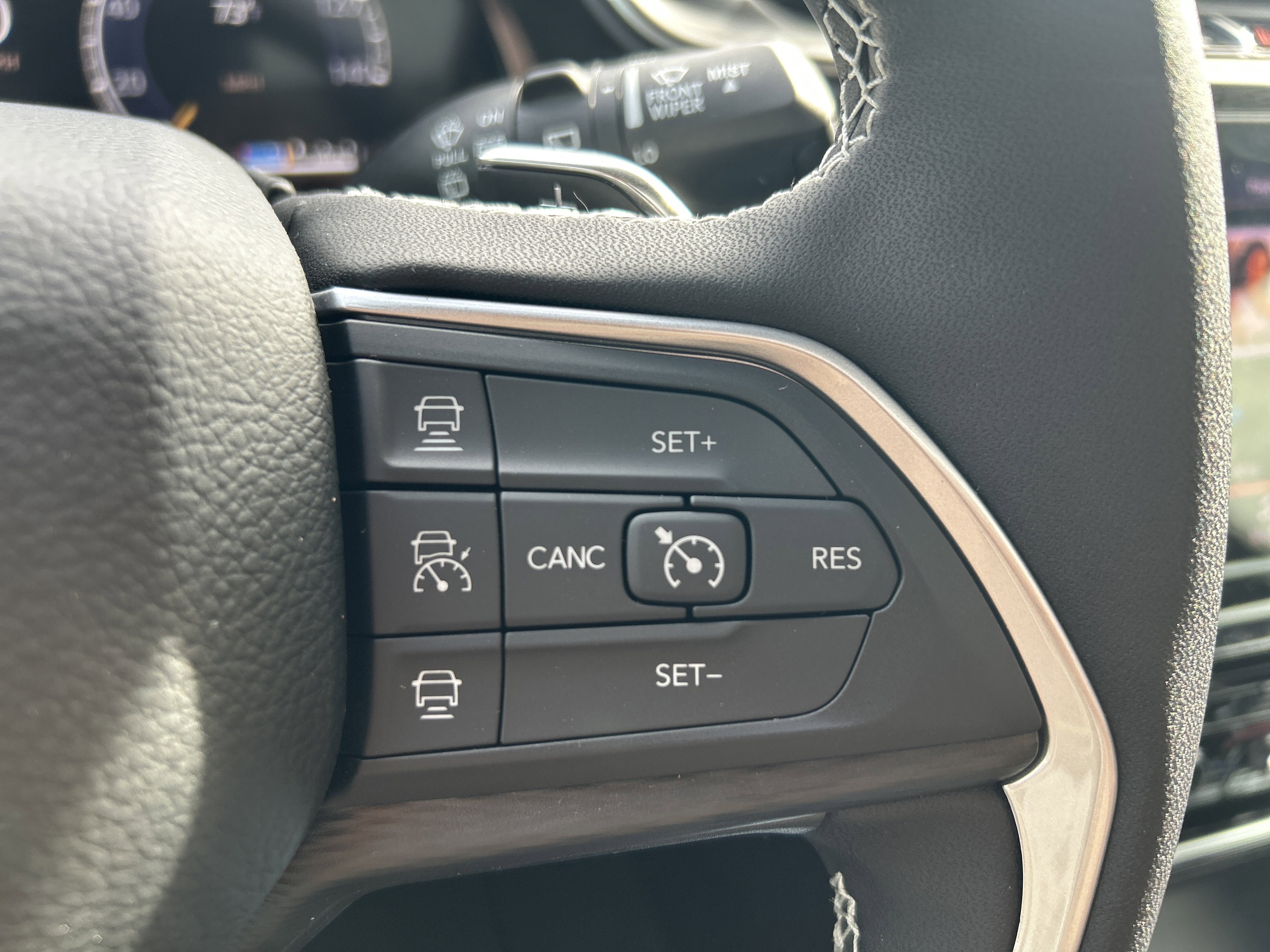 New 2025 Jeep Grand Cherokee Altitude image 21