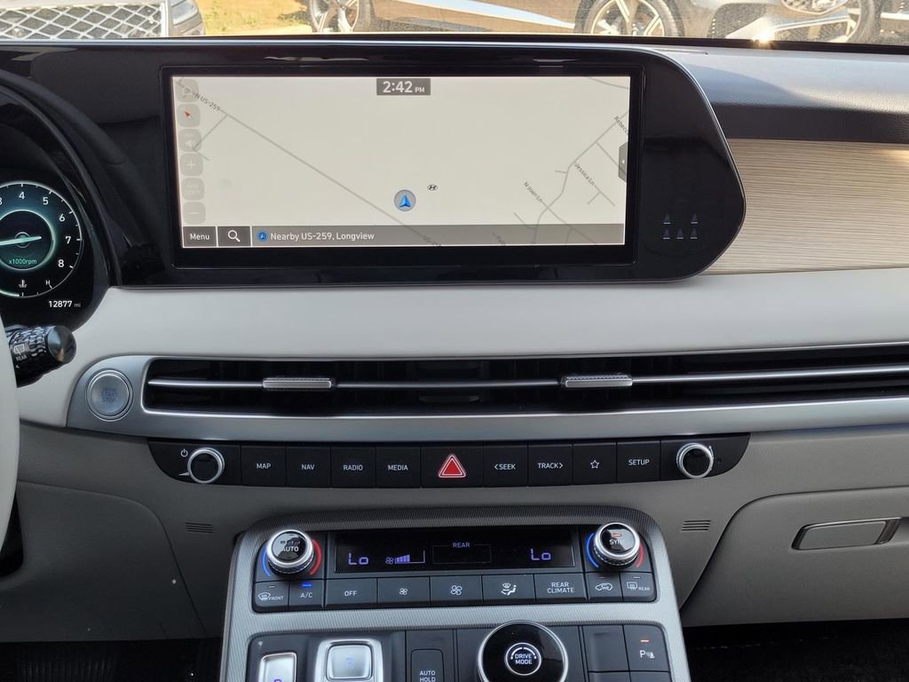 Used 2024 Hyundai Palisade Limited image 18