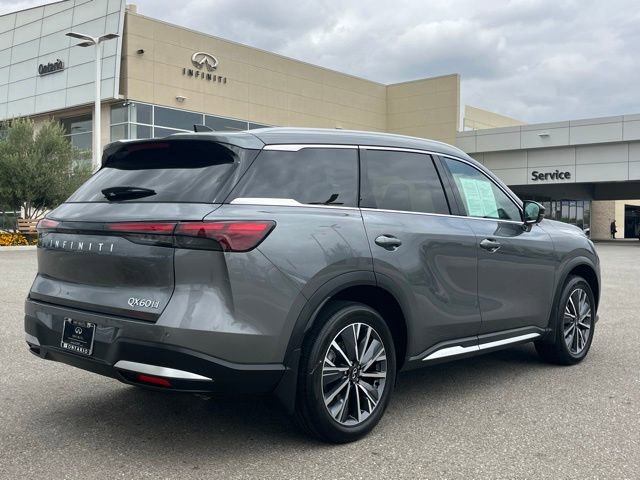 Certified 2026 INFINITI QX60 Luxe w/ Family Package AWD/4WD image 4