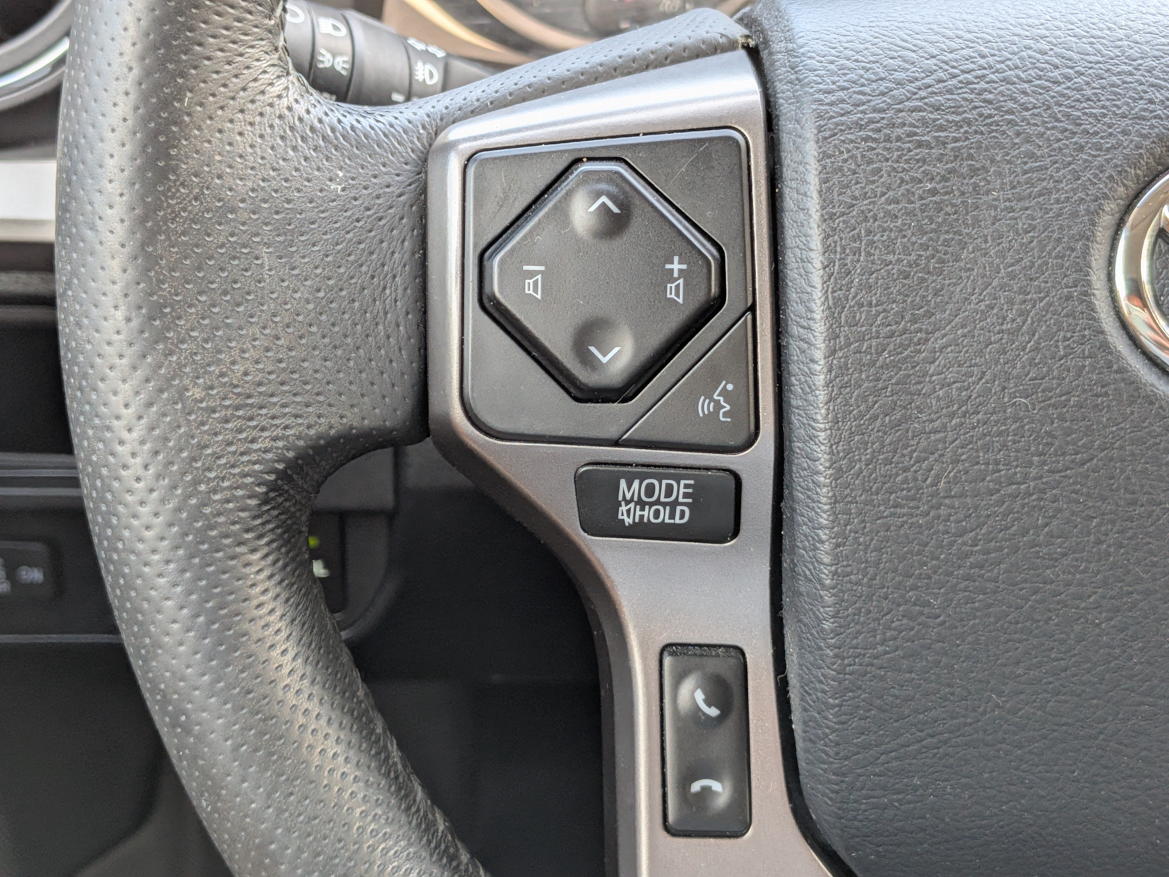 Used 2018 Toyota Tacoma SR5 RWD image 24