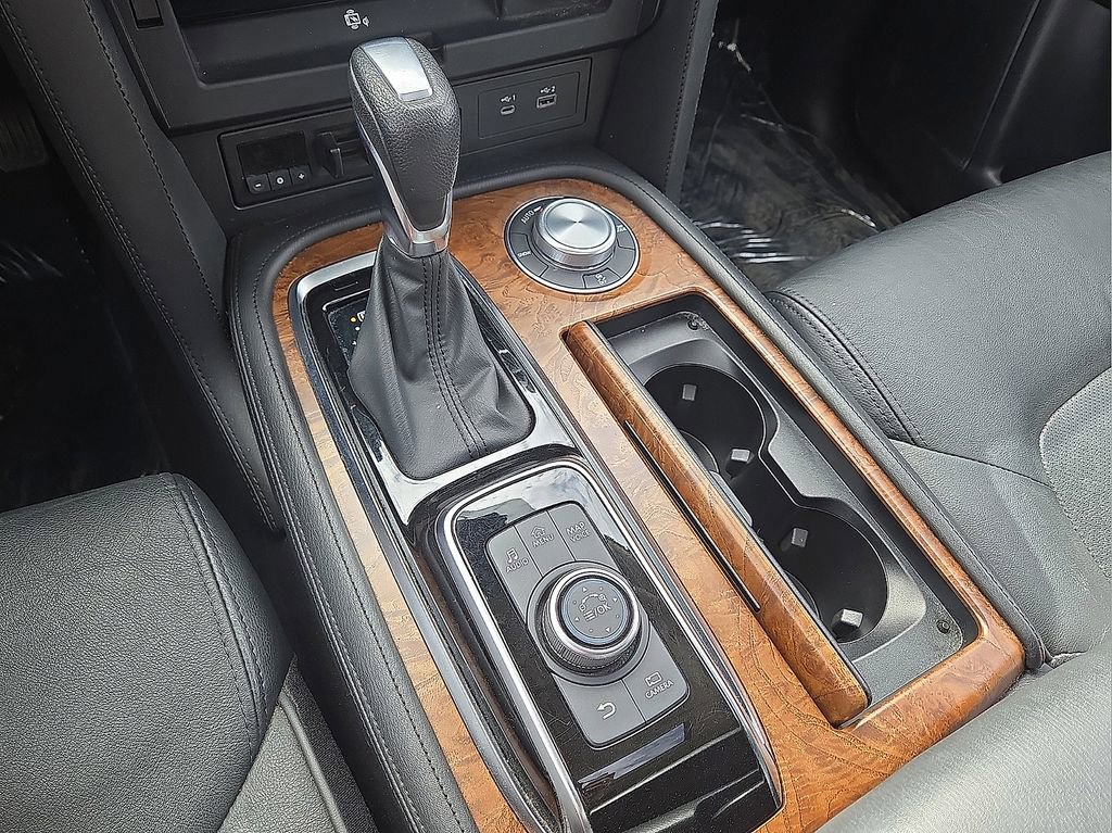 Used 2024 Nissan Armada SL image 30