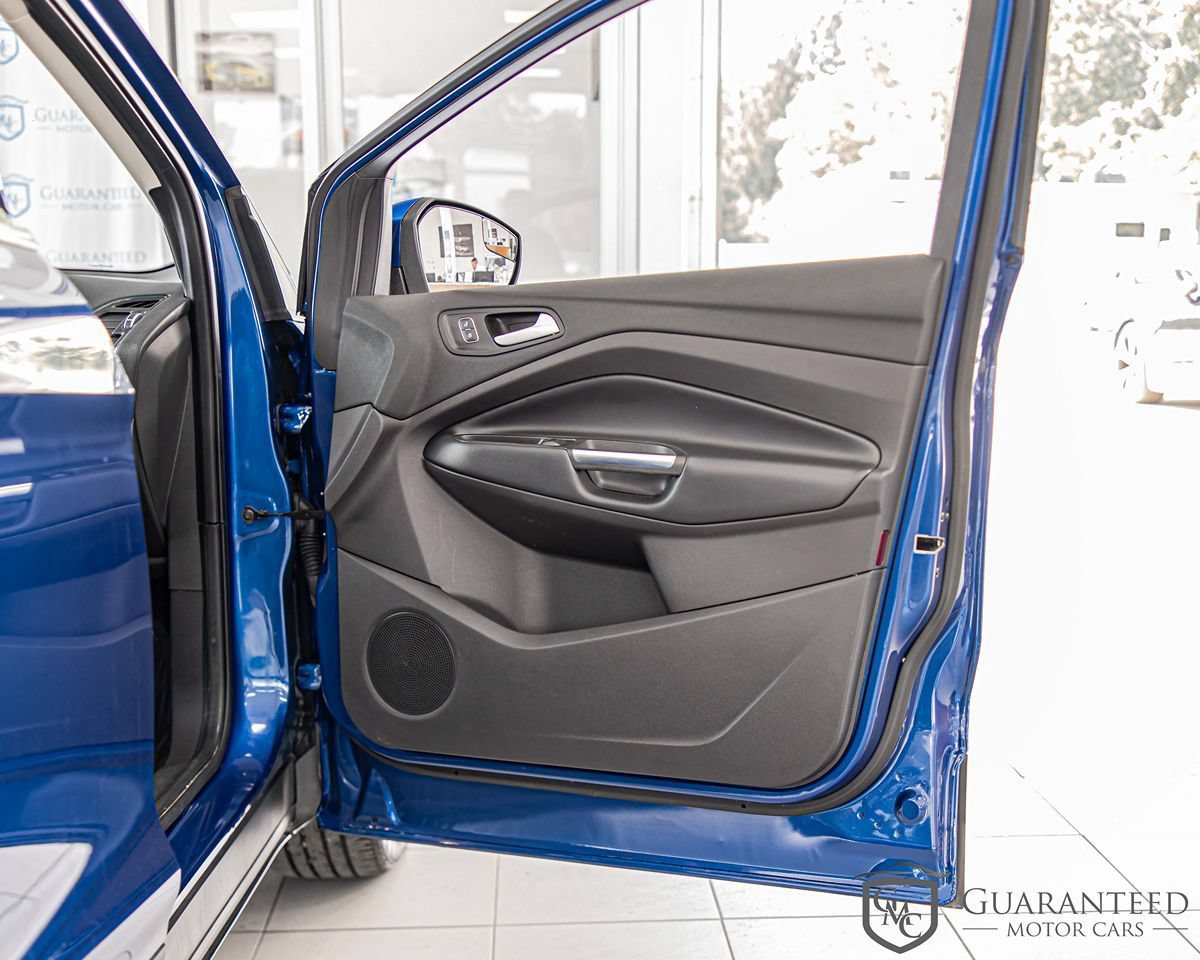 Used 2019 Ford Escape Titanium w/ U9j03 - Titanium Tow Package AWD/4WD image 40