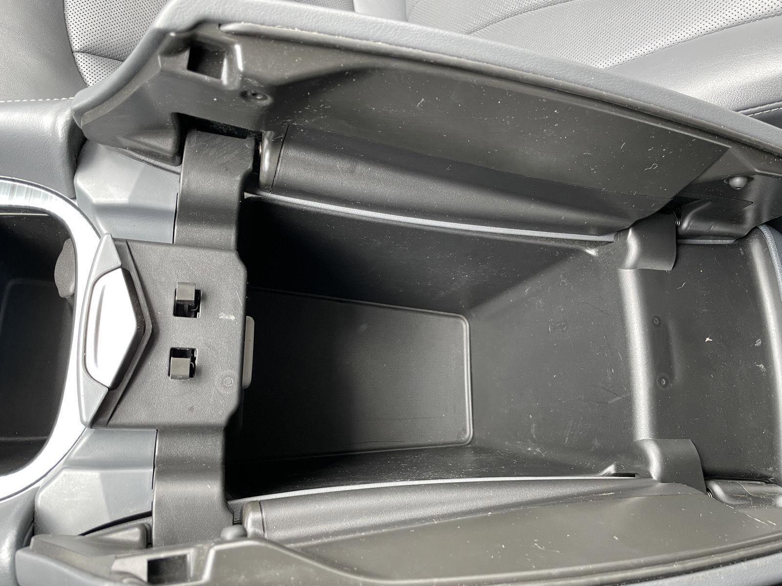 Used 2020 Buick Envision Essence w/ LPO, Interior Luxury Package image 32