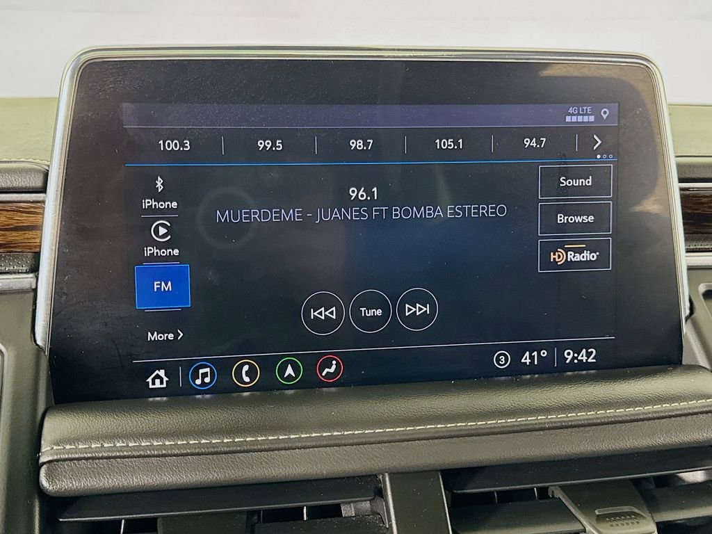 Used 2021 Chevrolet Suburban Premier w/ Premium Package AWD/4WD image 40