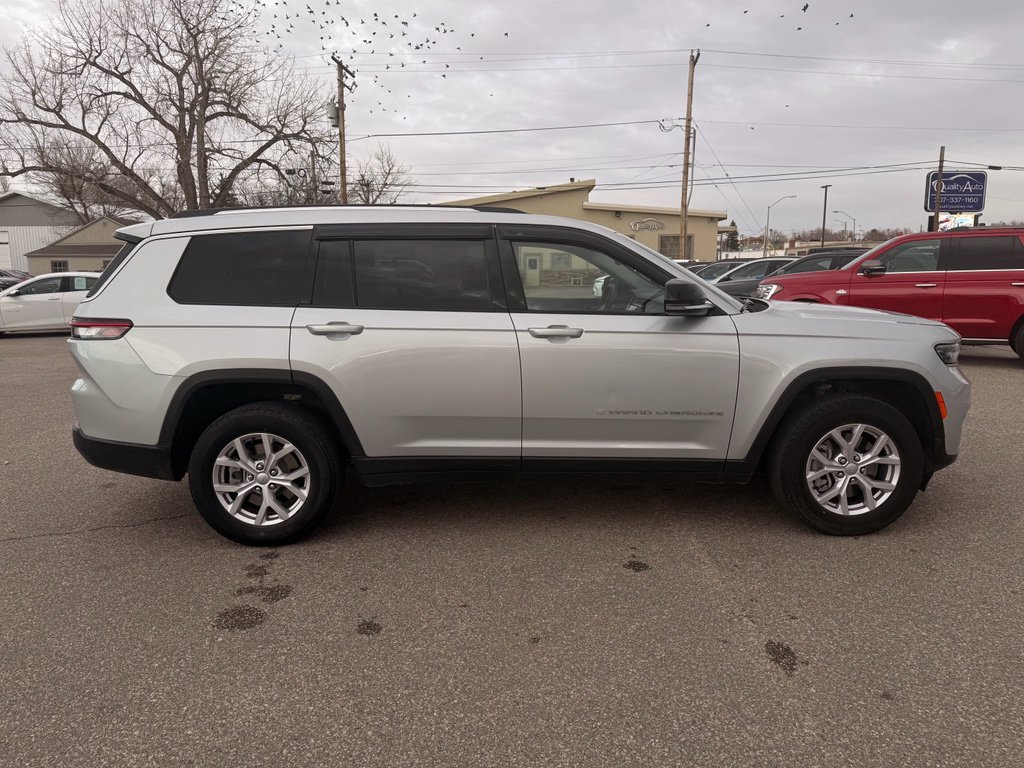 Used 2022 Jeep Grand Cherokee L Limited AWD/4WD image 5