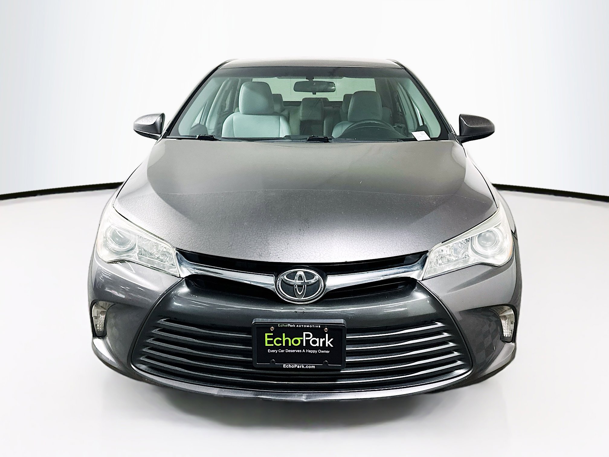 Used 2016 Toyota Camry LE FWD image 2