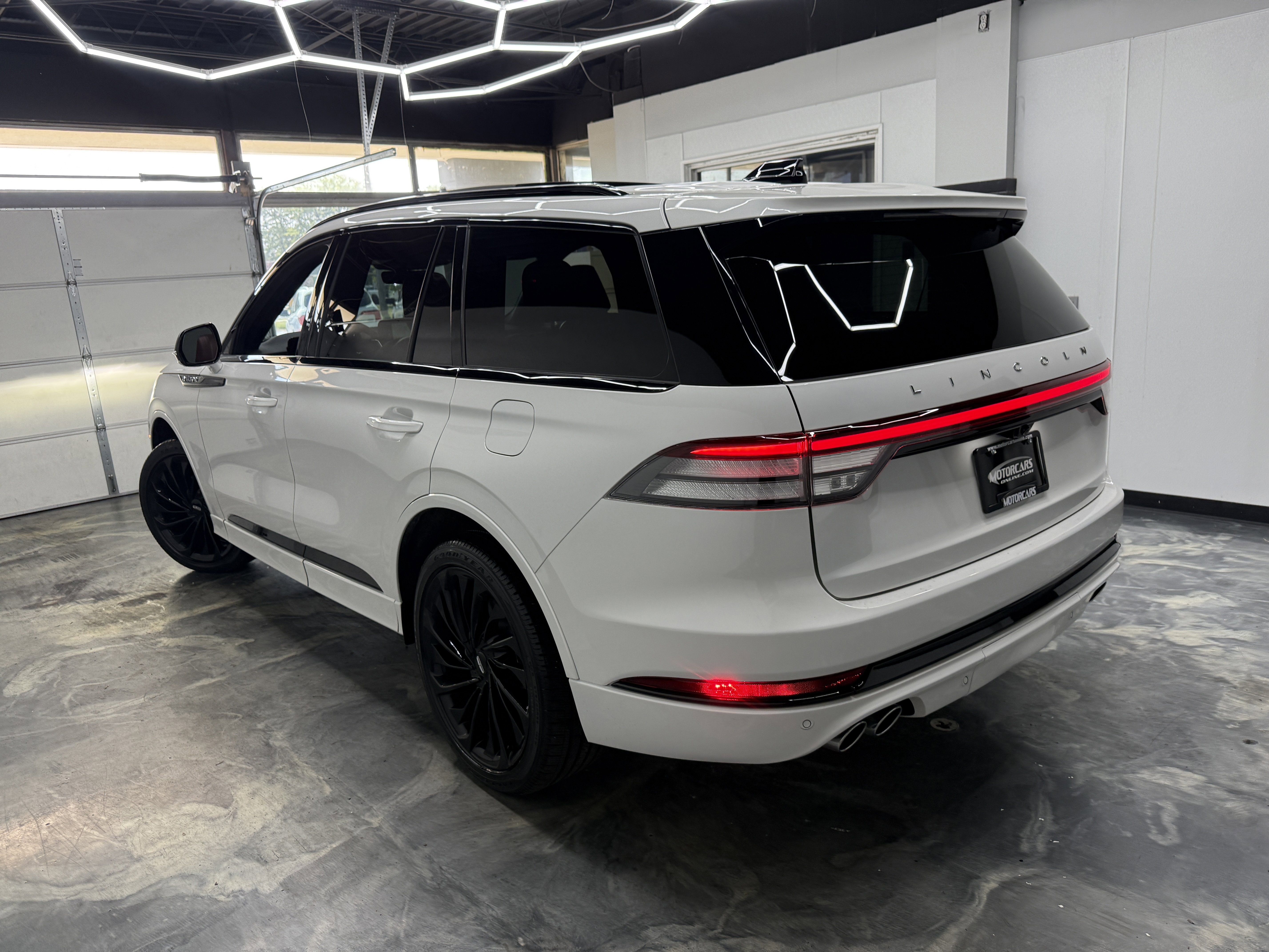 Used 2026 Lincoln Aviator Reserve w/ Jet Appearance Package AWD/4WD image 3