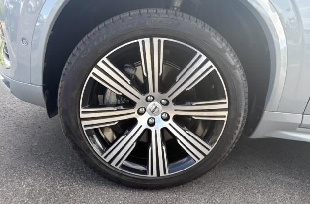 Used 2025 Volvo XC90 T8 Plus w/ Protection Package Premier AWD/4WD image 6