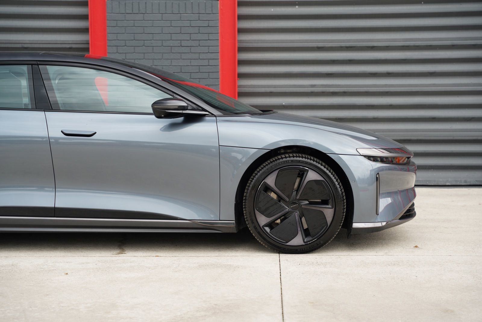 Used 2024 Lucid Air Touring image 3