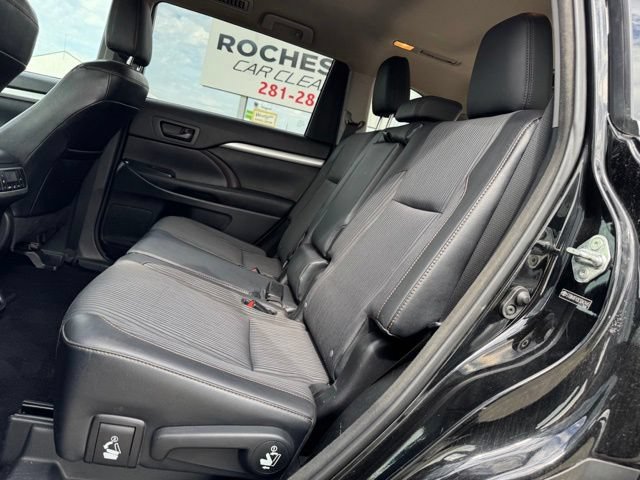 Used 2014 Toyota Highlander Plus AWD/4WD image 10