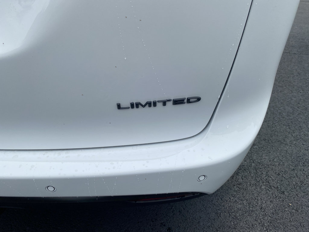 New 2027 Chrysler Pacifica Limited w/ S Appearance Package FWD image 19