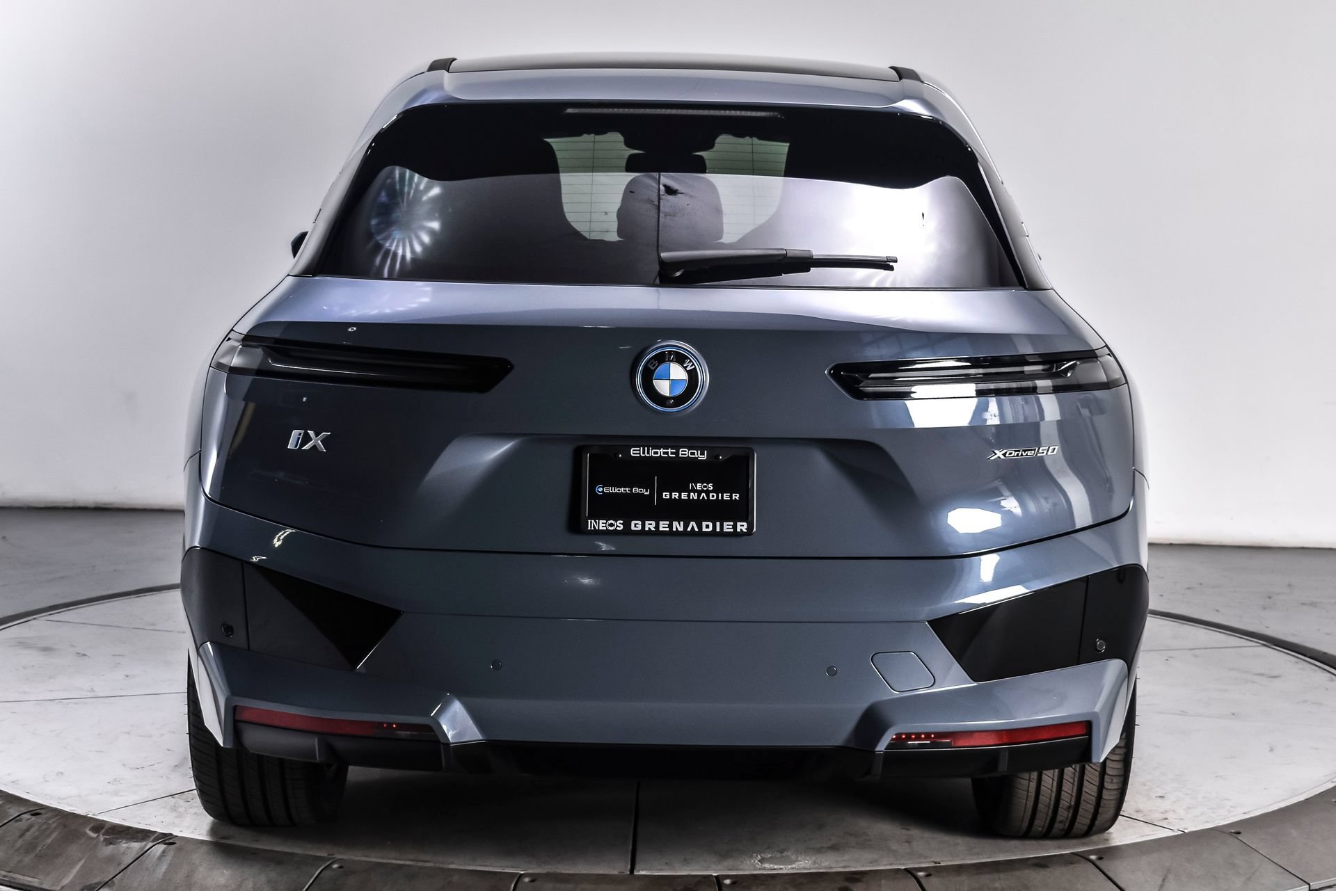 Used 2025 BMW iX xDrive50 AWD/4WD image 5