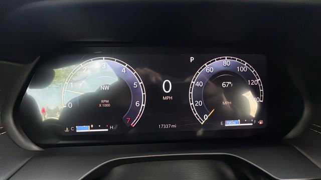 Used 2024 Jeep Grand Cherokee L Altitude AWD/4WD image 11