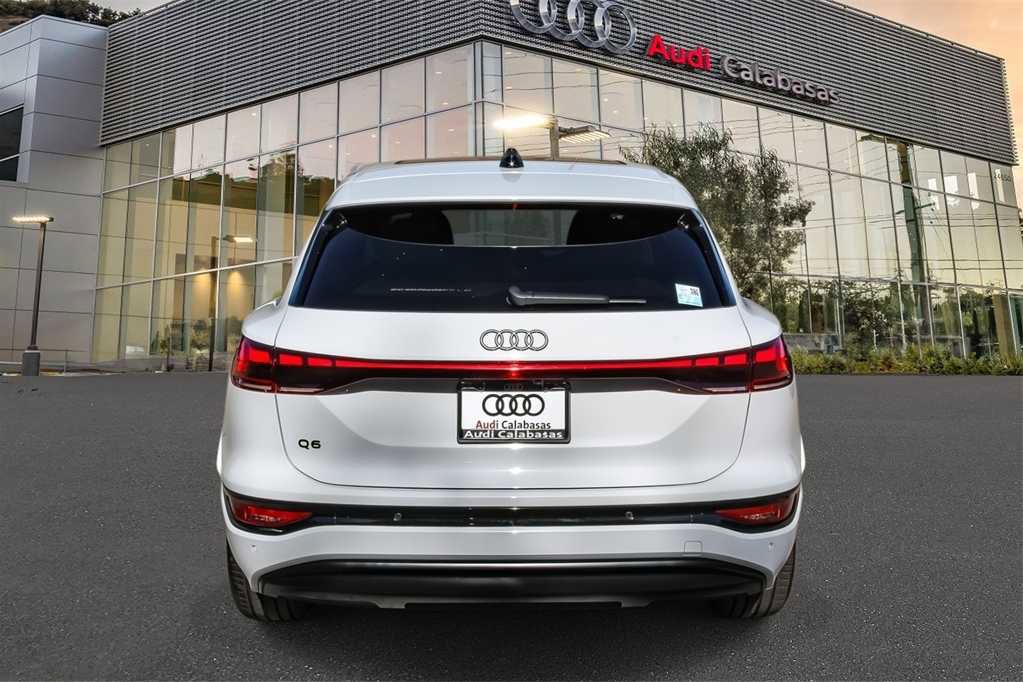 Used 2025 Audi Q6 e-tron Premium Plus image 3