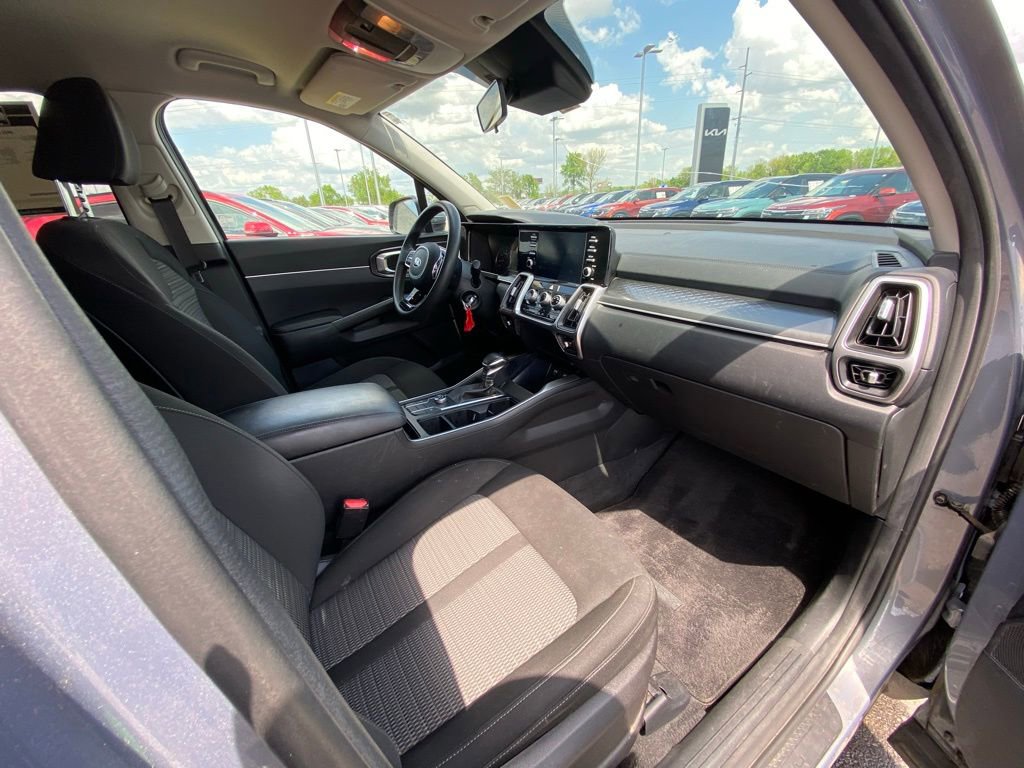 Used 2021 Kia Sorento LX image 28