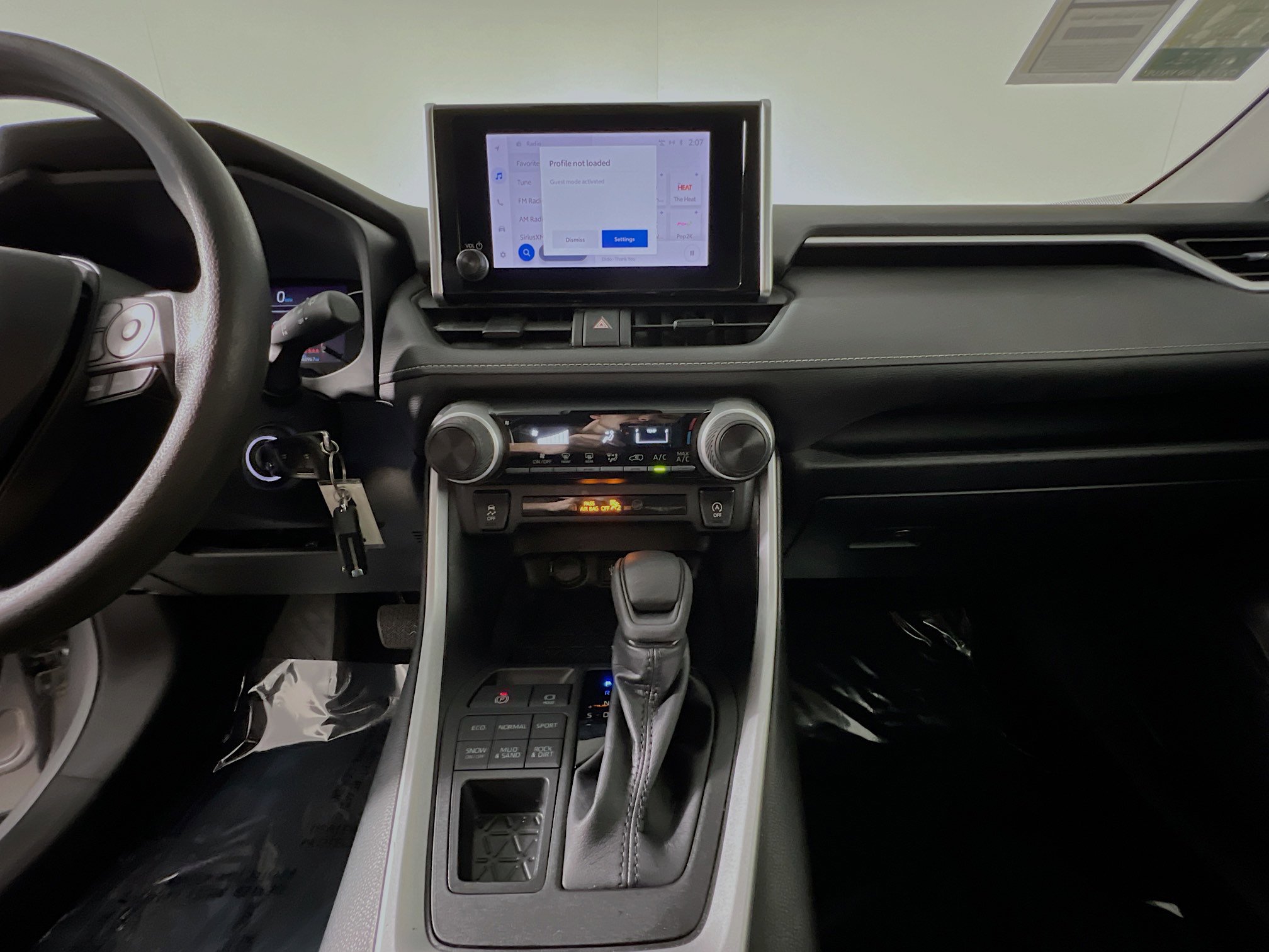 Used 2023 Toyota RAV4 LE image 25