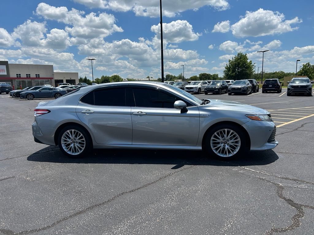 Used 2020 Toyota Camry XLE FWD image 8