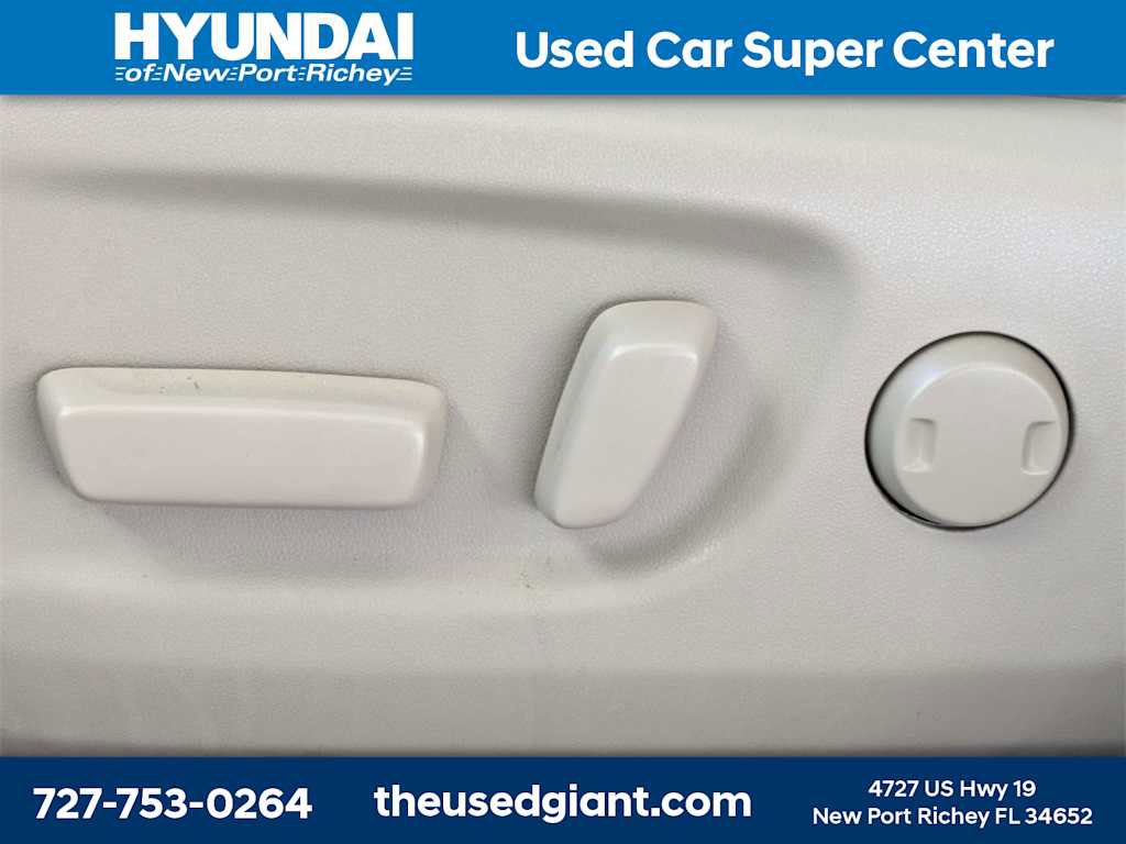 Used 2015 Toyota Sienna XLE image 26