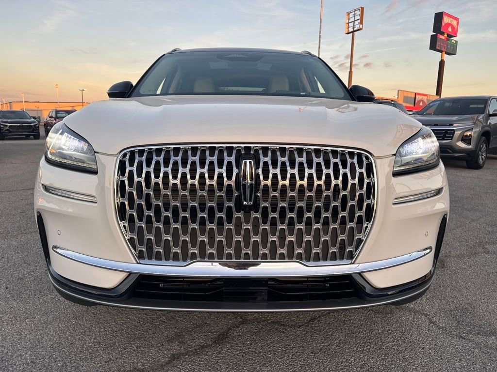 Used 2025 Lincoln Corsair AWD w/ Equipment Group 101A image 9