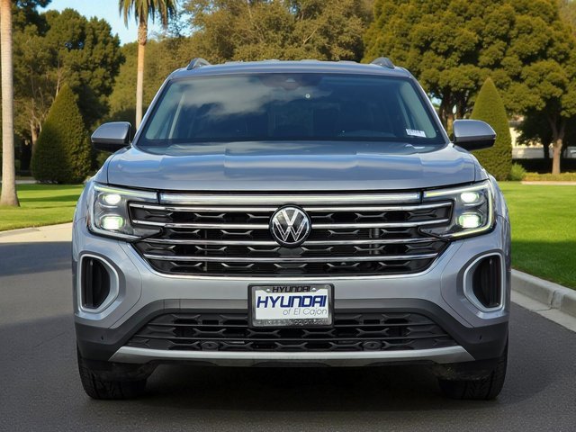 Used 2024 Volkswagen Atlas SE image 3