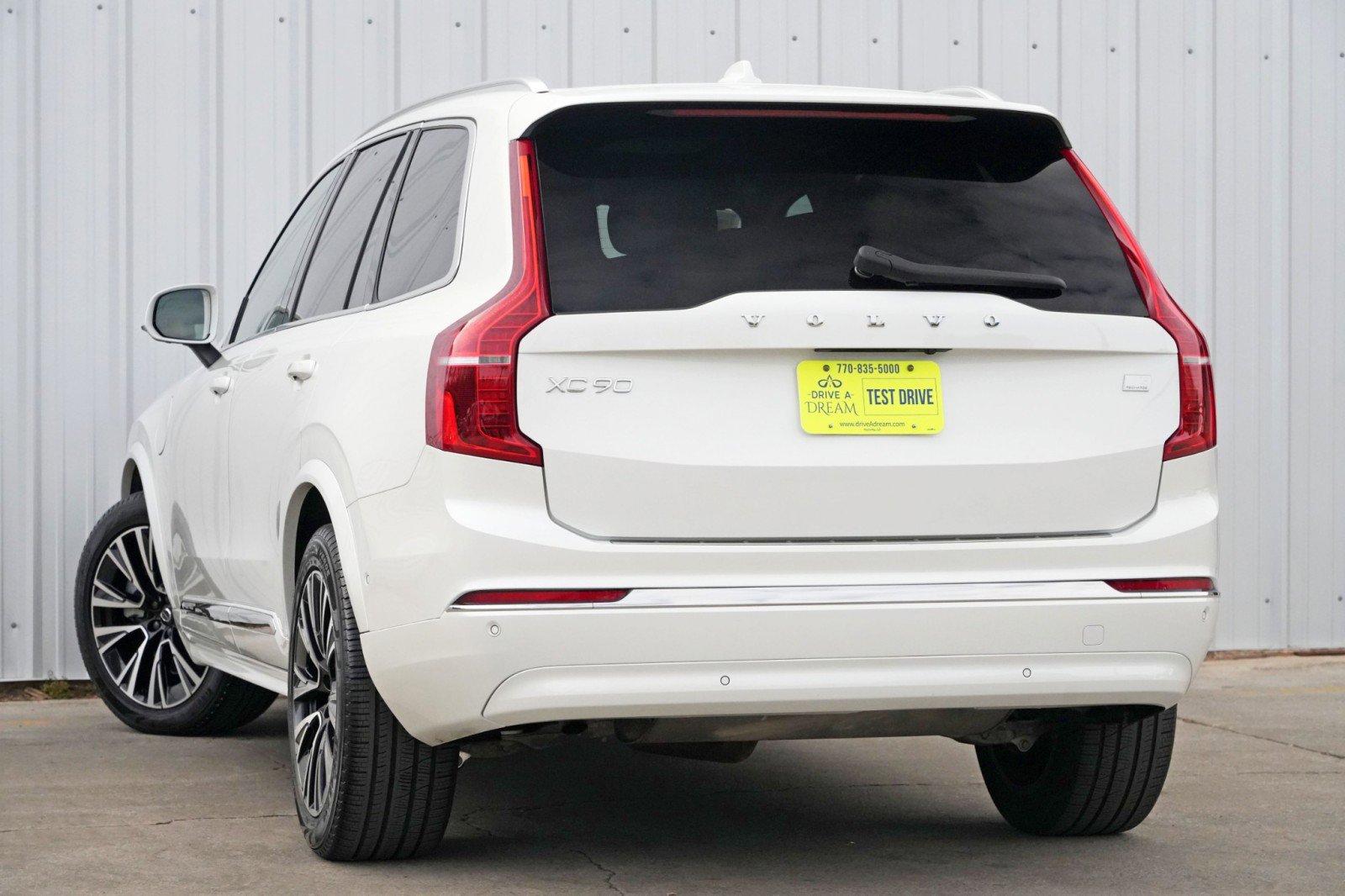 Used 2024 Volvo XC90 T8 Plus image 6