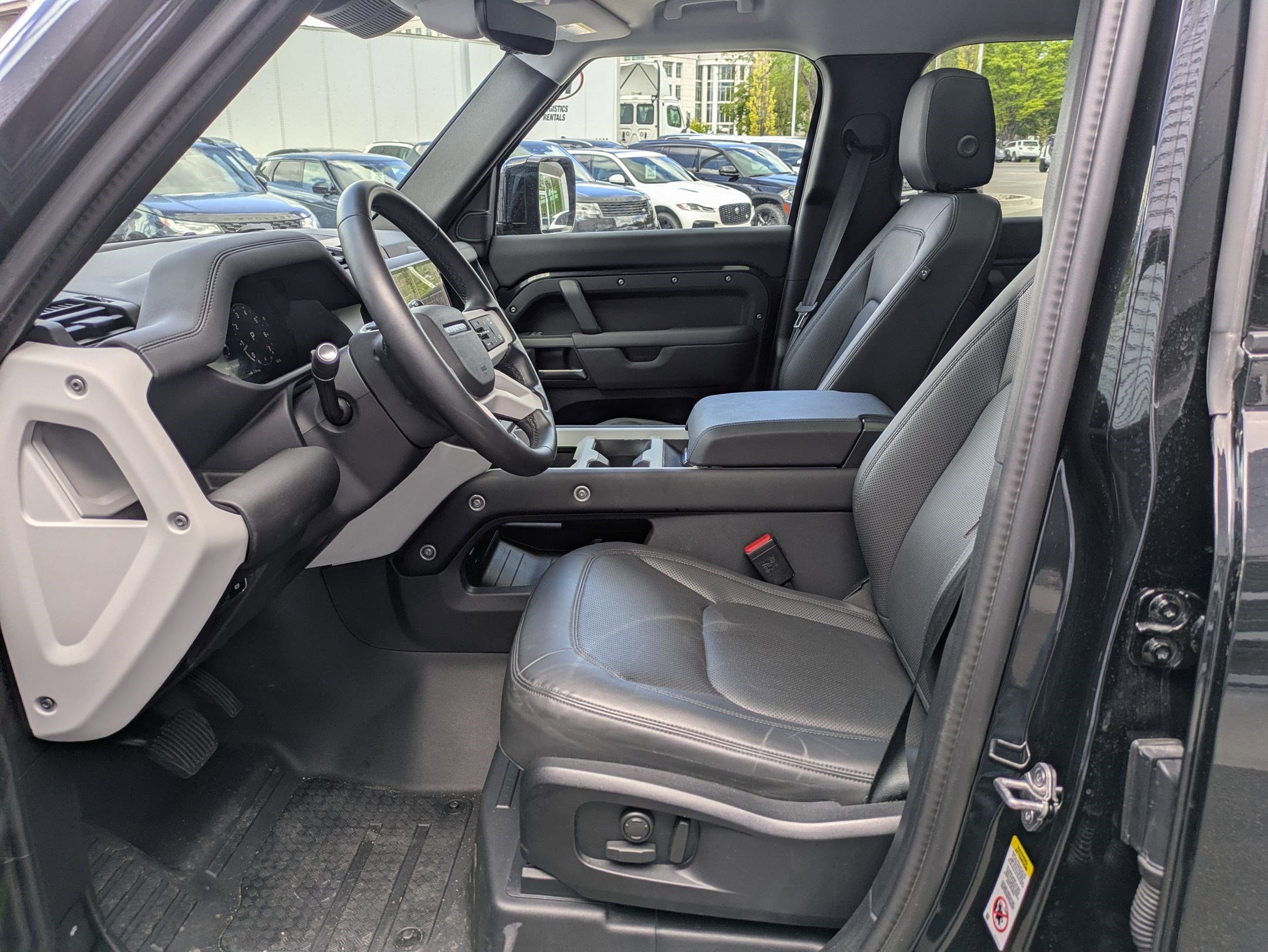 Certified 2025 Land Rover Defender 110 S AWD/4WD image 27