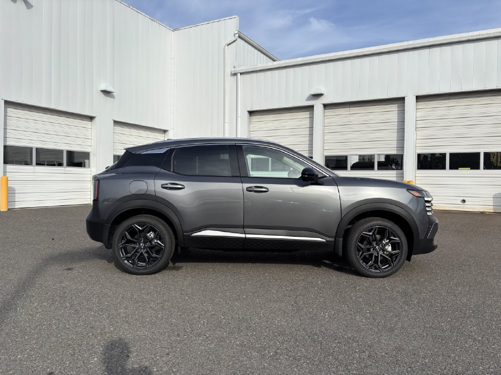 New 2027 Nissan Kicks SR w/ SR Premium Package AWD/4WD image 8