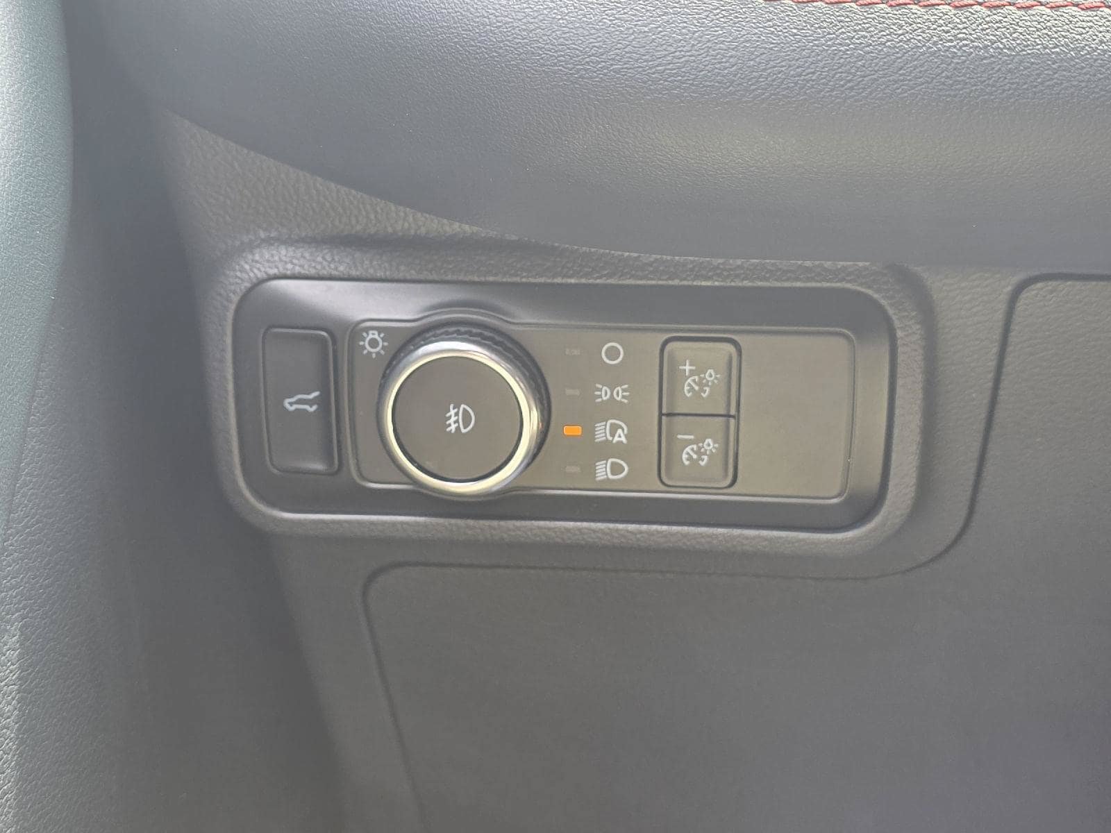Used 2025 Ford Explorer ST-Line w/ ST-Line Street Pack AWD/4WD image 18
