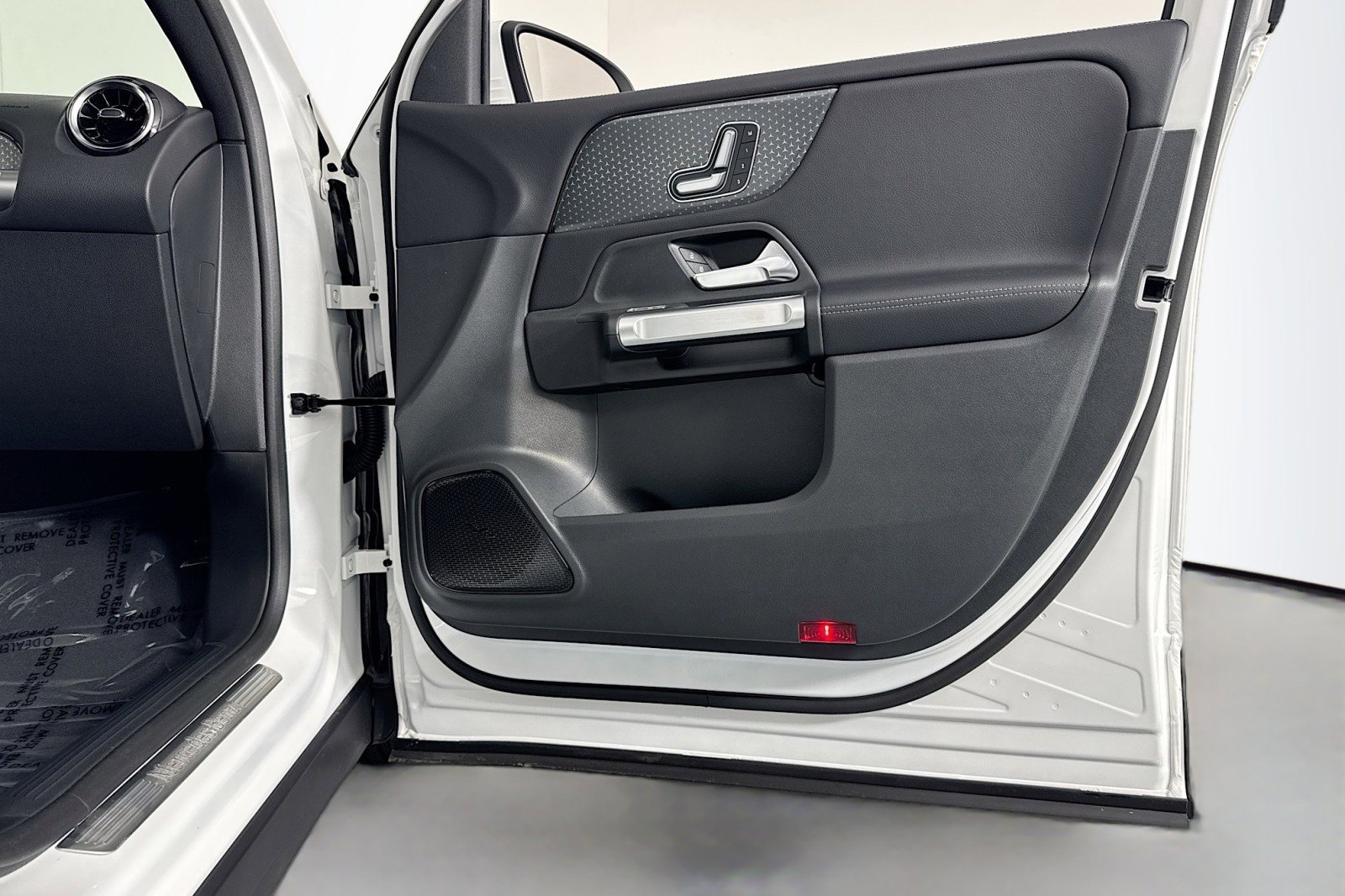 New 2026 Mercedes-Benz GLB 250 image 23