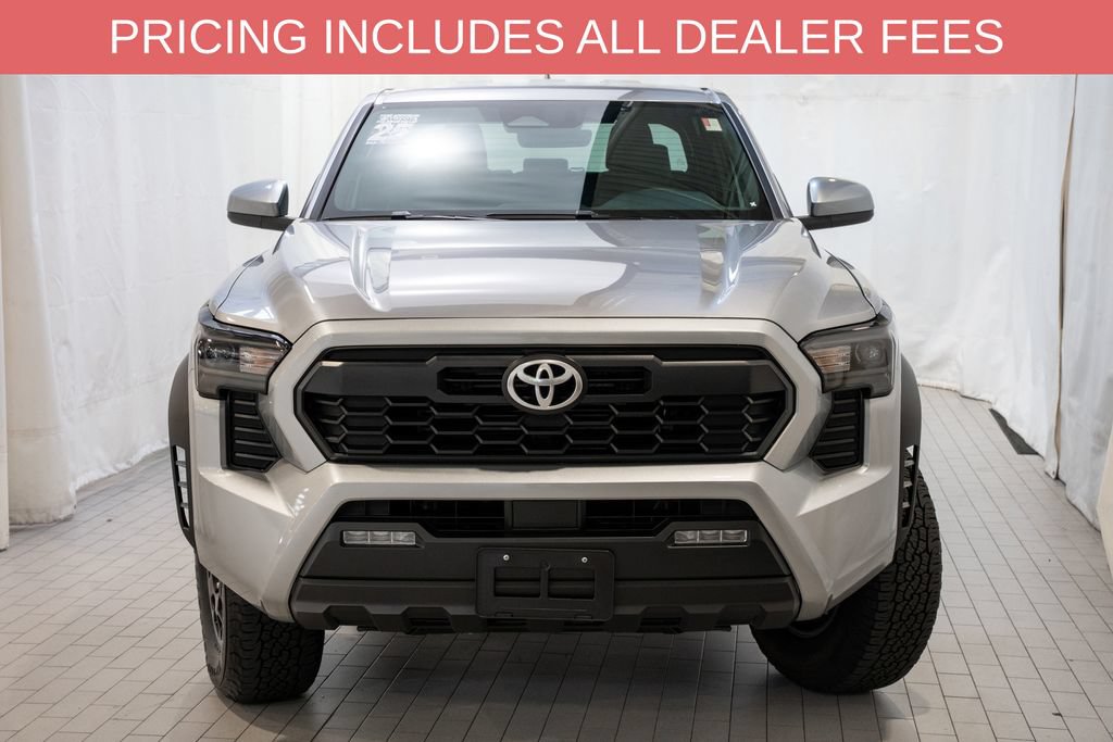 Certified 2025 Toyota Tacoma TRD Off-Road AWD/4WD image 2