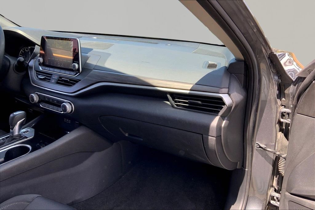 Used 2024 Nissan Altima 2.5 SV image 18