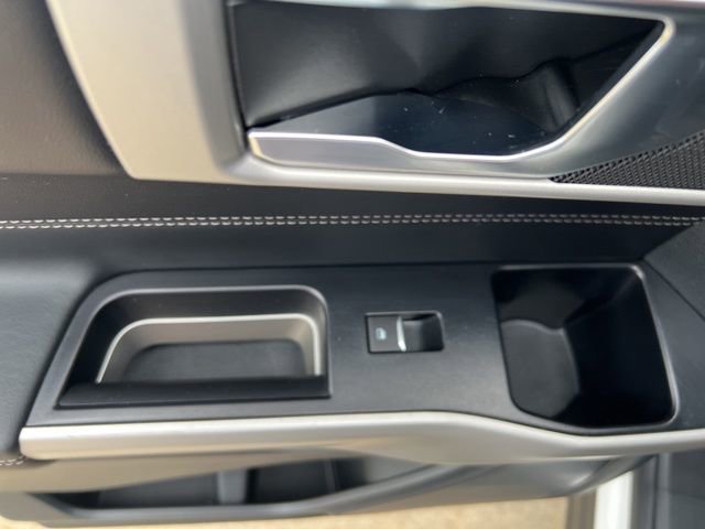 Used 2022 Ford Explorer XLT image 39