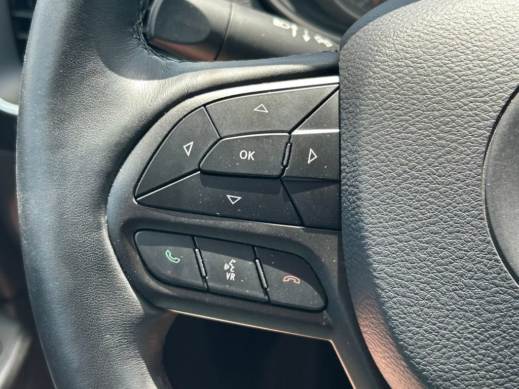 Used 2019 Jeep Cherokee Trailhawk AWD/4WD image 36