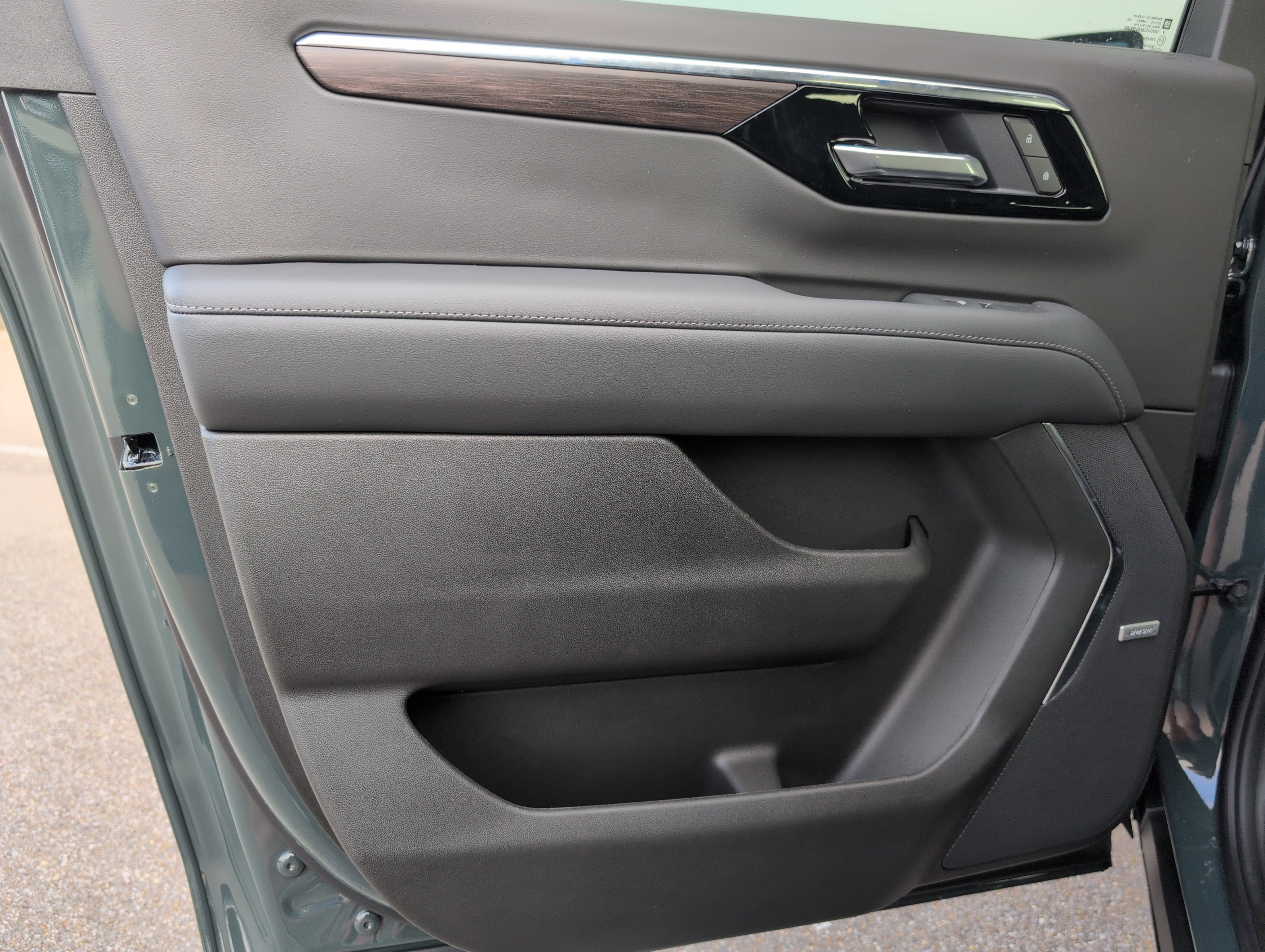 New 2026 Chevrolet Suburban Z71 w/ Comfort Package image 29