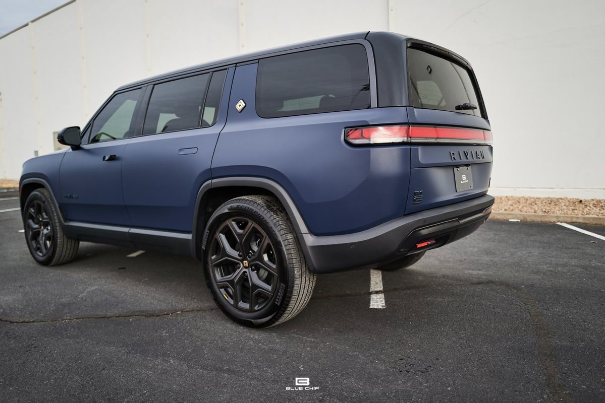 Used 2026 Rivian R1S Premium image 6