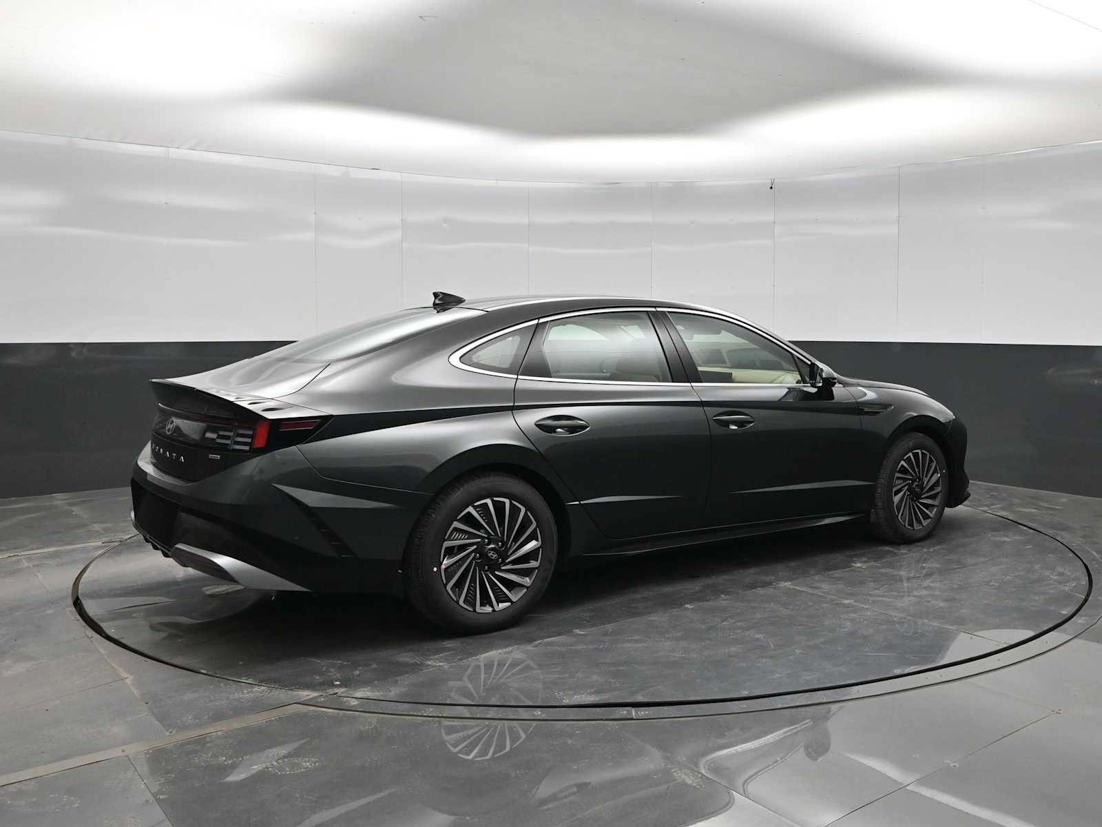 New 2026 Hyundai Sonata Limited FWD image 8