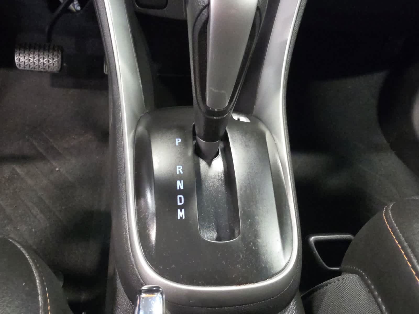 Used 2020 Chevrolet Trax LT w/ LT Convenience Package FWD image 19