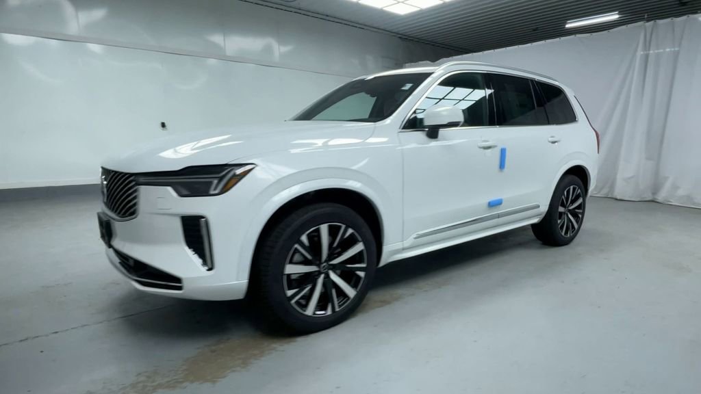 New 2026 Volvo XC90 B6 Core image 16