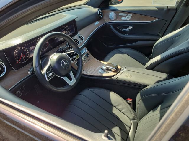 Used 2019 Mercedes-Benz E 300 image 3