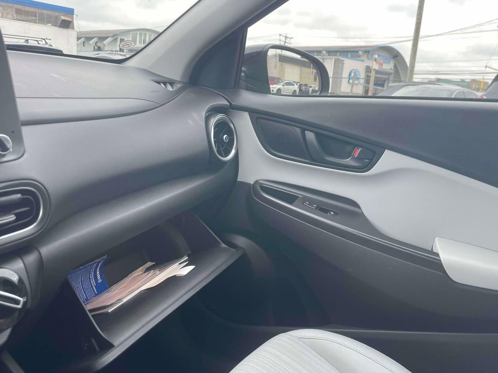 Used 2023 Hyundai Kona SEL image 33