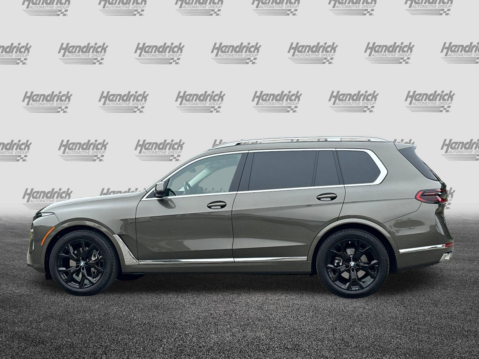 Used 2025 BMW X7 xDrive40i w/ Premium Package AWD/4WD image 8