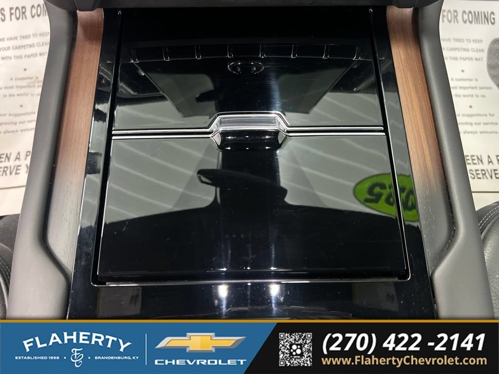 Used 2025 GMC Yukon XL Denali AWD/4WD image 31
