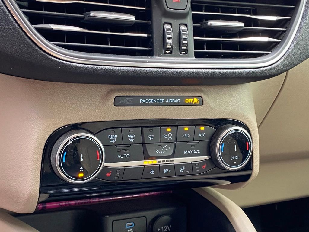 Used 2022 Ford Escape Titanium AWD/4WD image 12