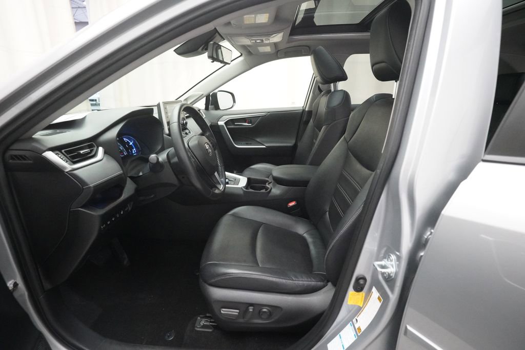 Used 2019 Toyota RAV4 Limited AWD/4WD image 7