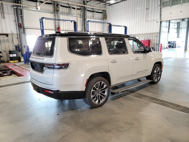 Used 2022 Jeep Grand Wagoneer Series III w/ HD Trailer Tow Package AWD/4WD image 7